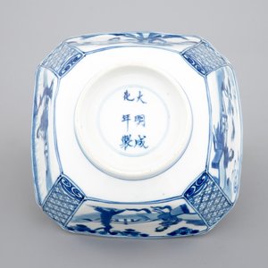 A fine Chinese porcelain blue and white square bowl, Kangxi, ca. 1700 — photo 8