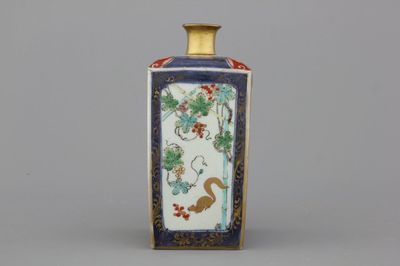 A fine Chinese porcelain kakiemon style tea caddy, 18th C.