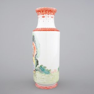 A fine Chinese porcelain rouleau vase, 20th C — foto 2