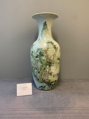 A fine Chinese qianjiang cai vase, signed Wang Yeting 汪野亭, Nan Chang Guang Hua 南昌光華 mark, dated 1931 — photo 1