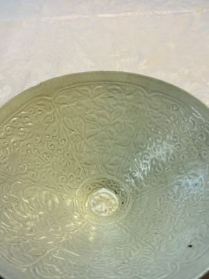 A fine Chinese qingbai conical bowl with incised floral design, Song — 照片 8