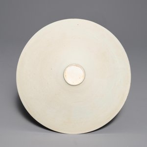 A fine Chinese qingbai conical bowl with incised floral design, Song — 照片 7