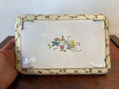 A fine Chinese rectangular Canton enamel dish, Yongzheng — photo 5