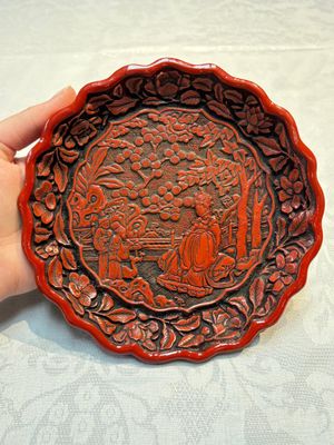 A fine Chinese red cinnabar lacquer flower-shaped 'Xi Wang Mu 西王母' dish, Ming — photo 1