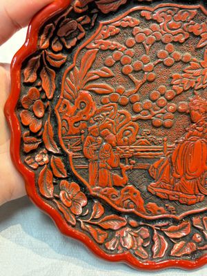 A fine Chinese red cinnabar lacquer flower-shaped 'Xi Wang Mu 西王母' dish, Ming — photo 2