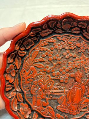 A fine Chinese red cinnabar lacquer flower-shaped 'Xi Wang Mu 西王母' dish, Ming — photo 3
