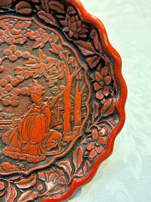 A fine Chinese red cinnabar lacquer flower-shaped 'Xi Wang Mu 西王母' dish, Ming — photo 5