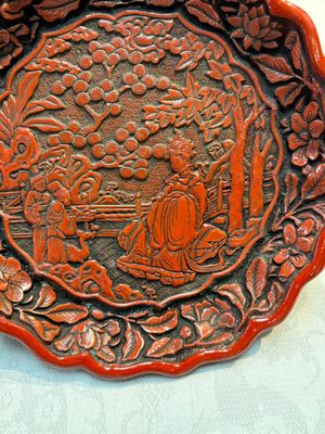 A fine Chinese red cinnabar lacquer flower-shaped 'Xi Wang Mu 西王母' dish, Ming — photo 6