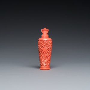 A fine Chinese red coral 'chrysanthemum' snuff bottle, 19/20th C. — 照片 1