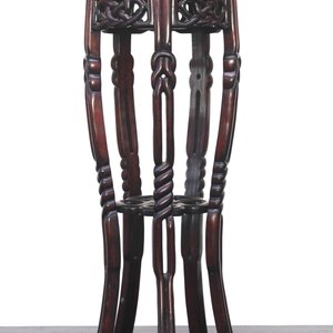 A fine Chinese red hardwood vase stand, ca. 1900 — 照片 1