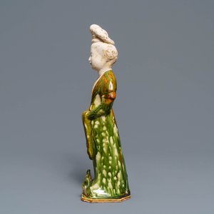 A fine Chinese sancai-glazed pottery model of a court lady, Tang — 照片 5