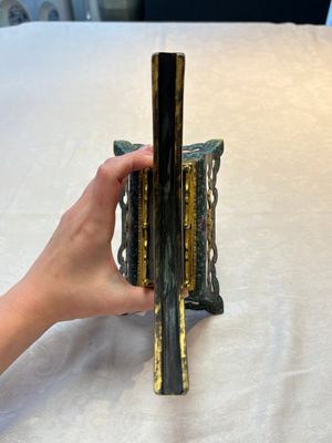 A fine Chinese spinach-green jade table screen with a gilt-cloisonné stand, Qianlong — foto 13