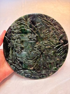 A fine Chinese spinach-green jade table screen with a gilt-cloisonné stand, Qianlong — foto 2