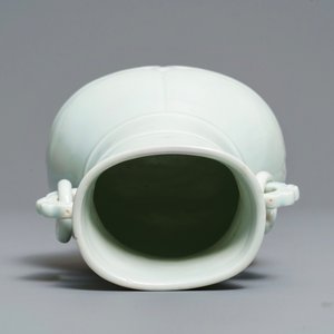A fine Chinese translucent semi-eggshell white-glazed 'hu' vase, Yongzheng mark and of the period — photo 6