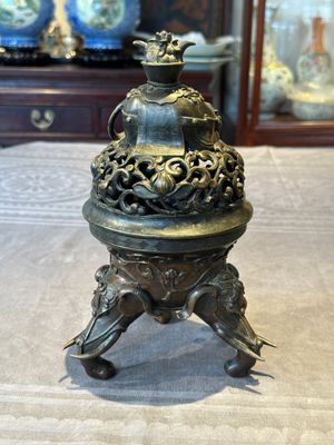 A fine Chinese tripod 'elephant' censer and cover, Ming — 照片 3
