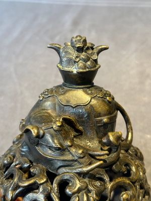 A fine Chinese tripod 'elephant' censer and cover, Ming — 照片 5