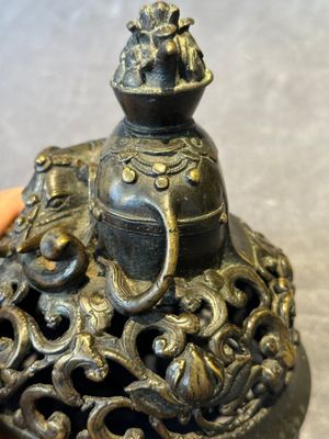 A fine Chinese tripod 'elephant' censer and cover, Ming — 照片 9