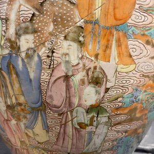 A fine Chinese turquoise-ground famille rose 'Shou' vase with immortals, Qianlong — photo 24