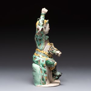 A fine Chinese verte biscuit sculpture of a warrior, 19th C. — photo 4