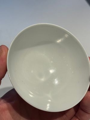 A fine Chinese white-glazed cup, Yongzheng mark and of the period — photo 11