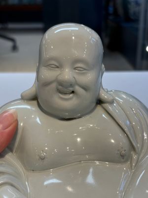 A fine Chinese white-glazed Milefo Buddha, 19th C. — photo 5