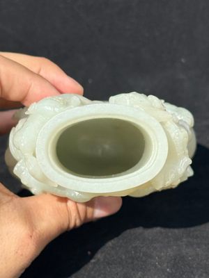 A fine Chinese white jade 'Buddhist lions' vase and cover, Qing — photo 16