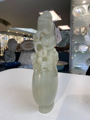 A fine Chinese white jade 'buddhist lions' vase and cover, Qing — photo 4