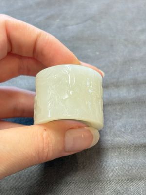 A fine Chinese white jade inscribed archer ring, Zigang 子岡 mark, 18th C. — 照片 5