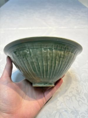 A fine Chinese Yaozhou 'Chrysanthemum' bowl, Northern Song — photo 1