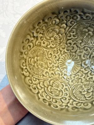 A fine Chinese Yaozhou 'Chrysanthemum' bowl, Northern Song — photo 6
