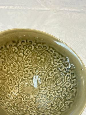A fine Chinese Yaozhou 'Chrysanthemum' bowl, Northern Song — photo 7
