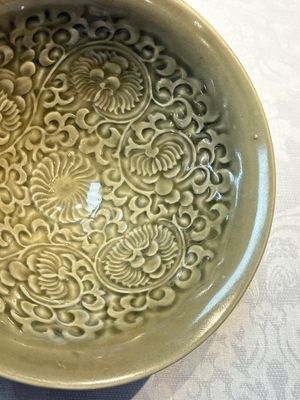 A fine Chinese Yaozhou 'Chrysanthemum' bowl, Northern Song — photo 8