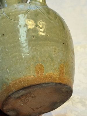 A fine Chinese Yueyao green-glazed chicken-head ewer with dragon-form handle, Southern Dynasties — foto 25