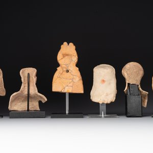 A fine collection of terracotta busts and two sculptures of the goddess Venus, Italy, 6th C. B.C./2nd C. — 照片 2