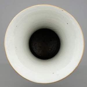 A fine double-sided Chinese famille rose vase, 19/20th C. — photo 5