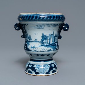 A fine Dutch Delft blue and white 'campana' urn flower pot, 18th C. — 照片 1
