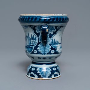 A fine Dutch Delft blue and white 'campana' urn flower pot, 18th C. — 照片 3