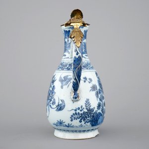 A fine Dutch Delft blue and white chinoiserie jug, Samuel van Eenhoorn, De Grieksche A, 1674-1685 — 照片 3