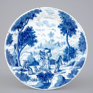 A fine Dutch Delft blue and white fluted plate with travellers in a landscape, 18th C. — photo 1