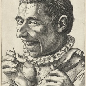 A fine Dutch Delft blue and white plaque with a jester after Hendrick Goltzius, 18th C. — 照片 3