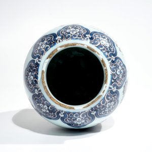 A fine Dutch Delft blue, white and manganese chinoiserie vase, 17th C. — 照片 6