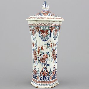 A fine Dutch Delft cashmere palette vase and cover, ca. 1700 — 照片 1