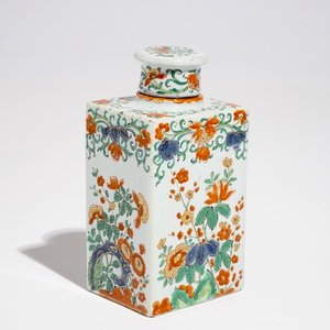 A fine Dutch Delft doré petit feu tea caddy with cover, 1st half 18th C. — photo 1