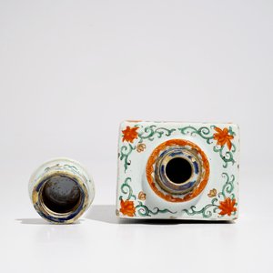 A fine Dutch Delft doré petit feu tea caddy with cover, 1st half 18th C. — photo 6