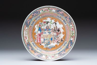 A fine famille rose 'ladies and boys' plate, Samson, Paris, 19th C.