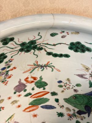 A fine famille verte-style 'Mythical Beasts and Fish' scroll pot or jardinière, Samson, Paris, 19th C. — foto 7