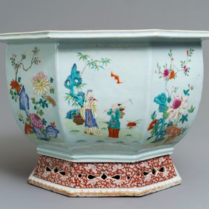 A fine hexagonal Chinese famille rose jardinière, Qianlong — photo 2