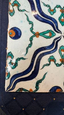 A fine intact Iznik 'Cintamani' tile, Tekfur Saray kilns, Turkey, early 18th C. — 照片 7
