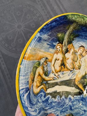 A fine Italian maiolica 'Triumph of the Sea Gods' dish, probably workshop of Orazio Fontana, Urbino, 3rd quarter 16th C. — photo 2
