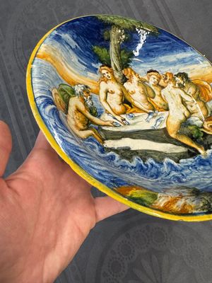 A fine Italian maiolica 'Triumph of the Sea Gods' dish, probably workshop of Orazio Fontana, Urbino, 3rd quarter 16th C. — photo 5